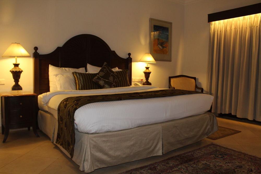 Club Mahindra Acacia Palms Hotel Colva Bagian luar foto